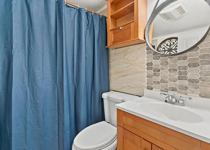 Ocean Waye Charming 1-bedroom Steps From The *